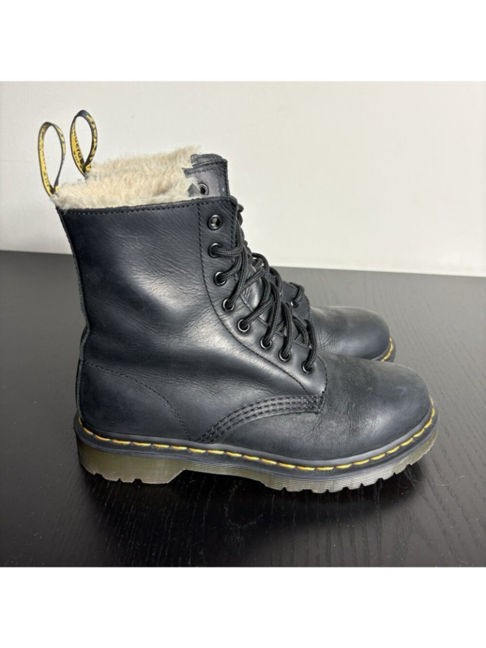 Dr. DOC MARTENS Womens Size 7 Serena Black Leather Combat Boots Faux Fur Lining - Picture 2 of 8